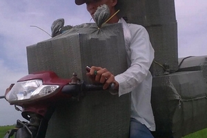 Nhộn nhịp buôn lậu vùng biên