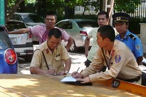 CSGT không được phép hỏi 'xe chính chủ hay không'