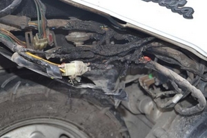 Đang chạy, xe Attila bốc cháy