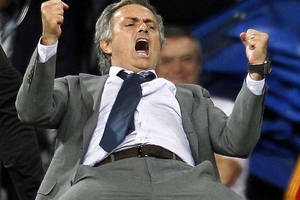 Lập kỷ lục ở C.League, Mourinho sánh ngang Sir Alex và Wenger