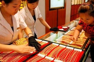 Người giấu mặt quyết định giá vàng