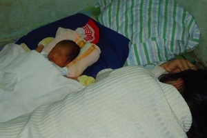 Vụ nữ sinh lớp 10 vứt con: Nghi mẹ bé sơ sinh bị hãm hiếp?