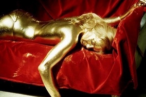 Công nghệ nhuộm tóc bằng... vàng