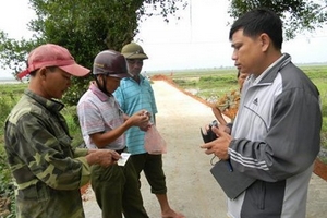 Kinh hãi công nghệ bắt cua đồng bằng... thuốc sâu