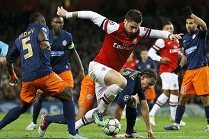 Hạ Montpellier 2-0, Arsenal giành vé vào vòng 1/8