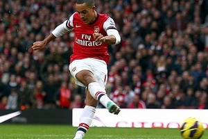 Walcott thể hiện thiện chí muốn ở lại Arsenal