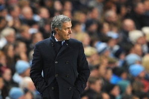 Mourinho bị "ghét", Real đánh mất ngôi đầu