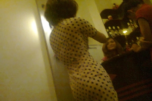 Chuyện vừa ôm vừa hát trong 'bar ôm' Nhật giữa Hà Nội