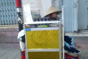 Bán thuốc kích dục như thuốc lá, kẹo cao su