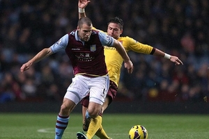 Arsenal chia điểm nhạt nhòa với Aston Villa