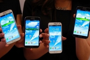Apple tố Galaxy Note II vi phạm bản quyền