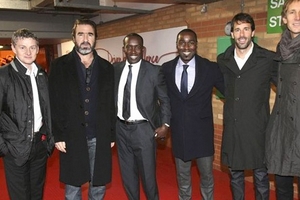 M.U: Sir Alex, Cantona & cuộc điện thoại thay đổi thế giới