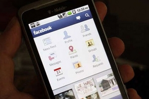 Nhân viên Facebook được khuyên dùng Android thay iPhone