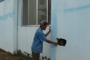 Bệnh viện mới xây đã xuống cấp