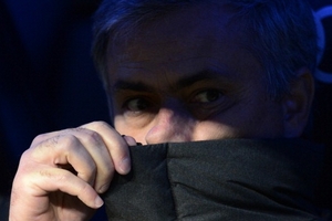 Mourinho bị cả khán đài Bernabeu chế nhạo
