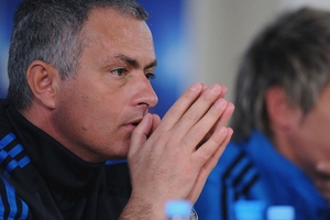 Nội bộ Real lục đục, PSG quay lại mục tiêu Mourinho