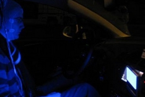 Đèn xanh dương có ích như cà phê với tài xế