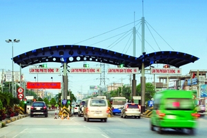 Ô tô dưới 10 chỗ đóng phí sử dụng đường bộ 130.000 đồng/tháng