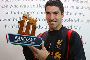 Vượt RVP, Luis Suarez giật giải “Golden Boot”