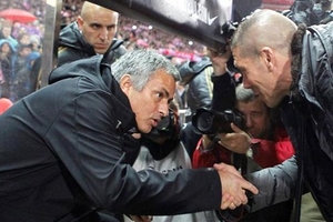 Atletico và lời nguyền derby: Simeone có thắng nổi Mou?