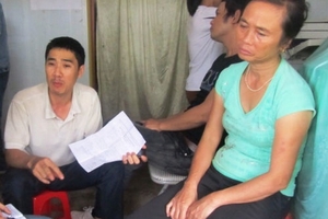 Thai nhi tử vong, dân 'tố' bác sĩ tắc trách