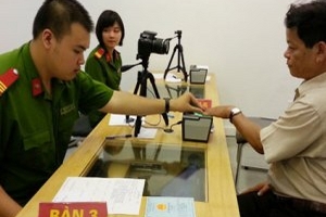 Vẫn thu lệ phí CMND điện tử