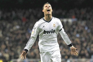 Vua derby Ronaldo: Ai dám bảo Ronaldo không biết đá phạt!