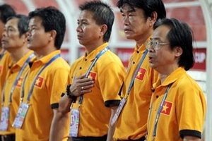 Ngày 5-12, BHL đội tuyển Việt Nam “lên thớt”