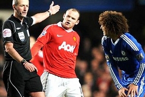 Trọng tài trận derby Manchester: Nỗi ám ảnh của Sir Alex