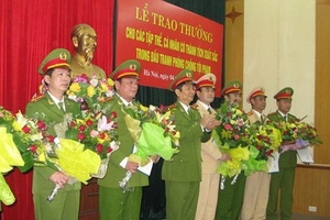 Làm rõ vụ nhóm giang hồ ‘đấu súng’ trên Sông Lô