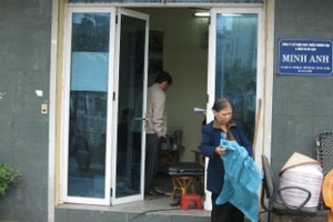 Chủ nợ cùng quẫn ôm mìn đòi phá sập nhà con nợ