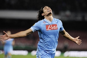 Napoli muốn sửa HĐ với Cavani: Thách cả Man City lẫn Chelsea