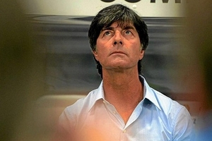 Fan Real biểu quyết để Joachim Low thay Mourinho