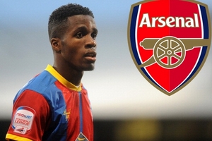 Arsenal bị "ngọc thô" Wifried Zaha chê ra mặt