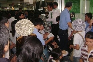 TP.HCM: Giá vé tàu xe Tết 2013 tăng tới 60%