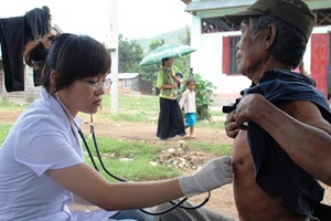 Không còn cảnh sinh con... giữa rừng