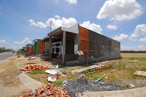 Bức xúc quản lý khu dân cư vượt lũ