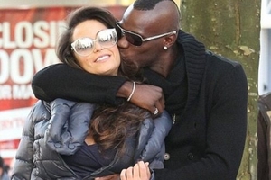 Mario Balotelli chính thức làm bố… trẻ con