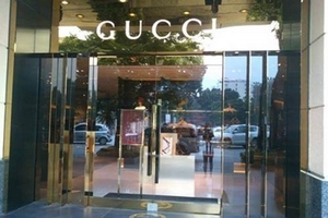 Truy nguồn gốc hàng hiệu Gucci 'giá bèo'