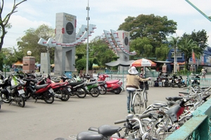 Chiêu trộm xe máy trong bãi giữ