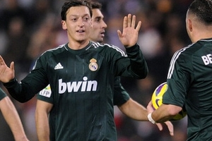 Chấm điểm Valladolid 2-3 Real: Rực rỡ Oezil, nhạt nhòa Ronaldo