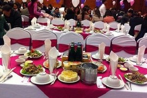 Bi hài muôn kiểu trốn đám cưới thời bão giá