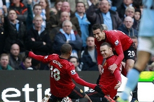 M.U thắng derby Manchester: Chiến lũy tan tành dưới gót quỷ