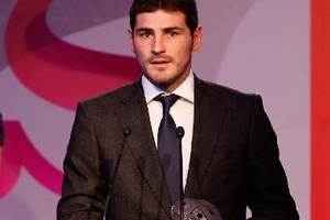 Casillas lộ rõ ý định “buông” Liga