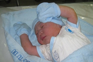 TP. HCM: Bé gái chào đời vào thời khắc "tứ trùng"