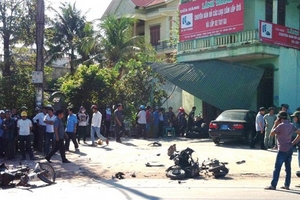 Giám đốc trung tâm đăng kiểm lái xe gây tai nạn liên hoàn