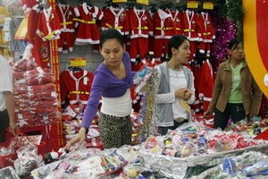 Thị trường Noel 2012: Sức mua yếu, giá “mềm”