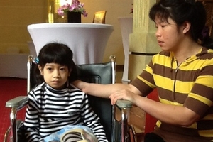 Em bé mắc bệnh chân voi được phẫu thuật thành công