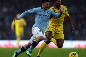 Man City chật vật vượt qua Reading