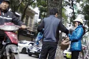 Có bệnh thì phải lụy… “cò”